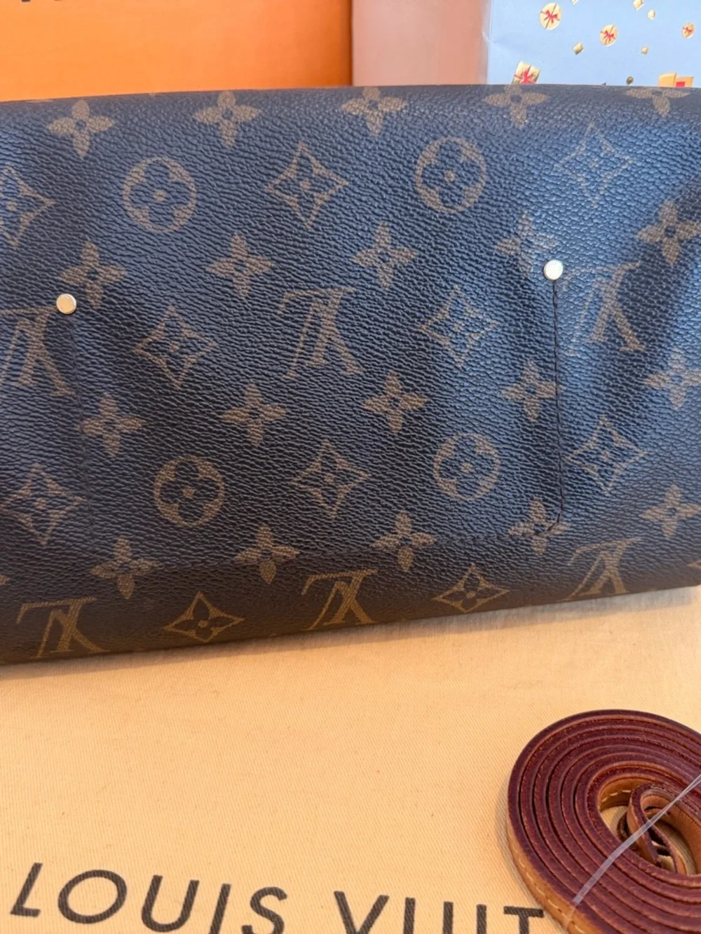 AUTHENTIC Louis Vuitton Favorite Monogram Canvas Crossbody - Picture 7 of 16